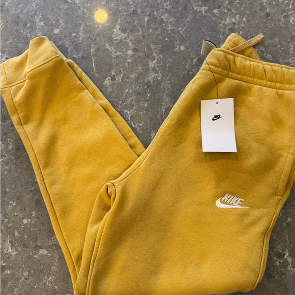 Men’s Nike Set - Picture 3 of 3